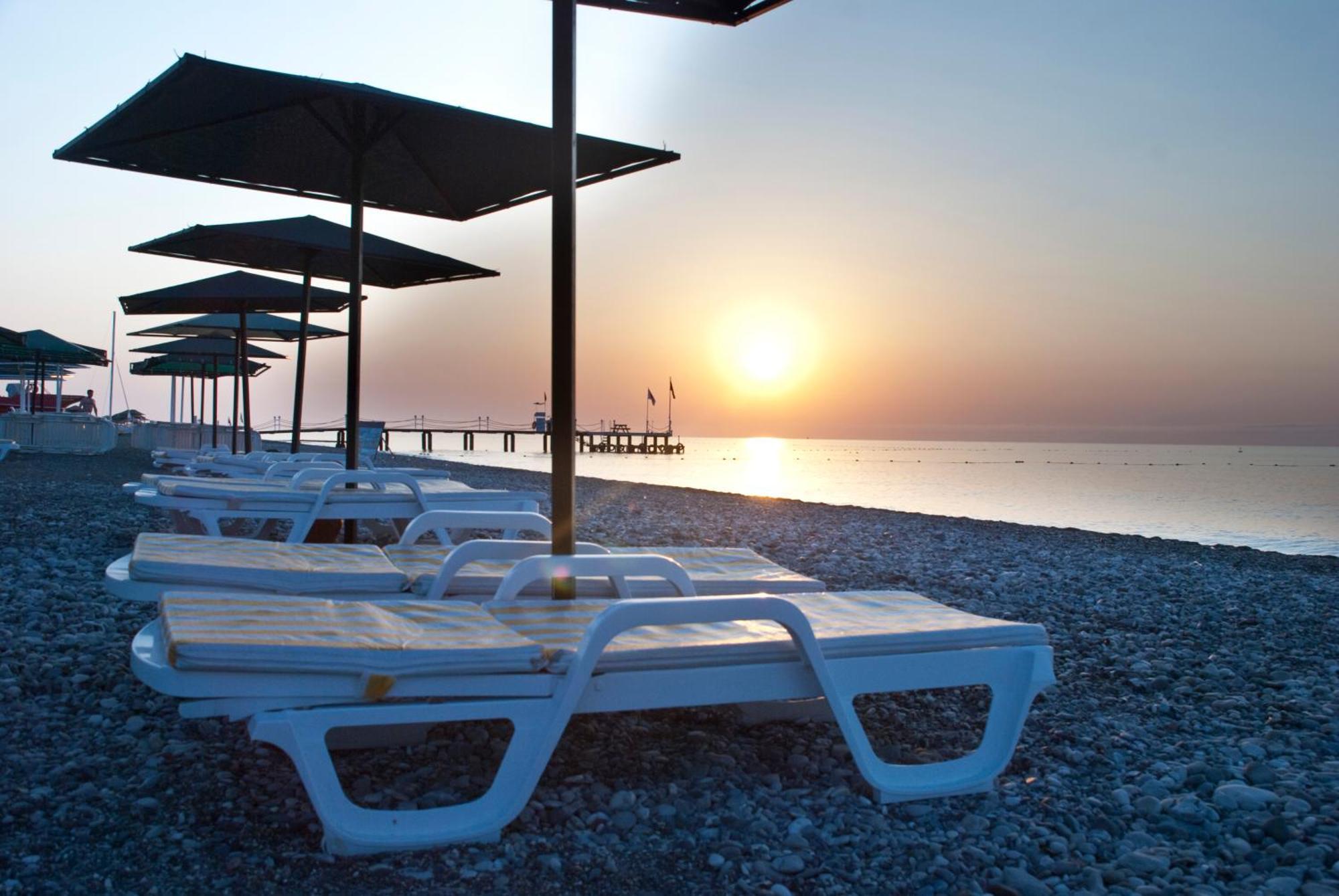 Otel White Lilyum 4*