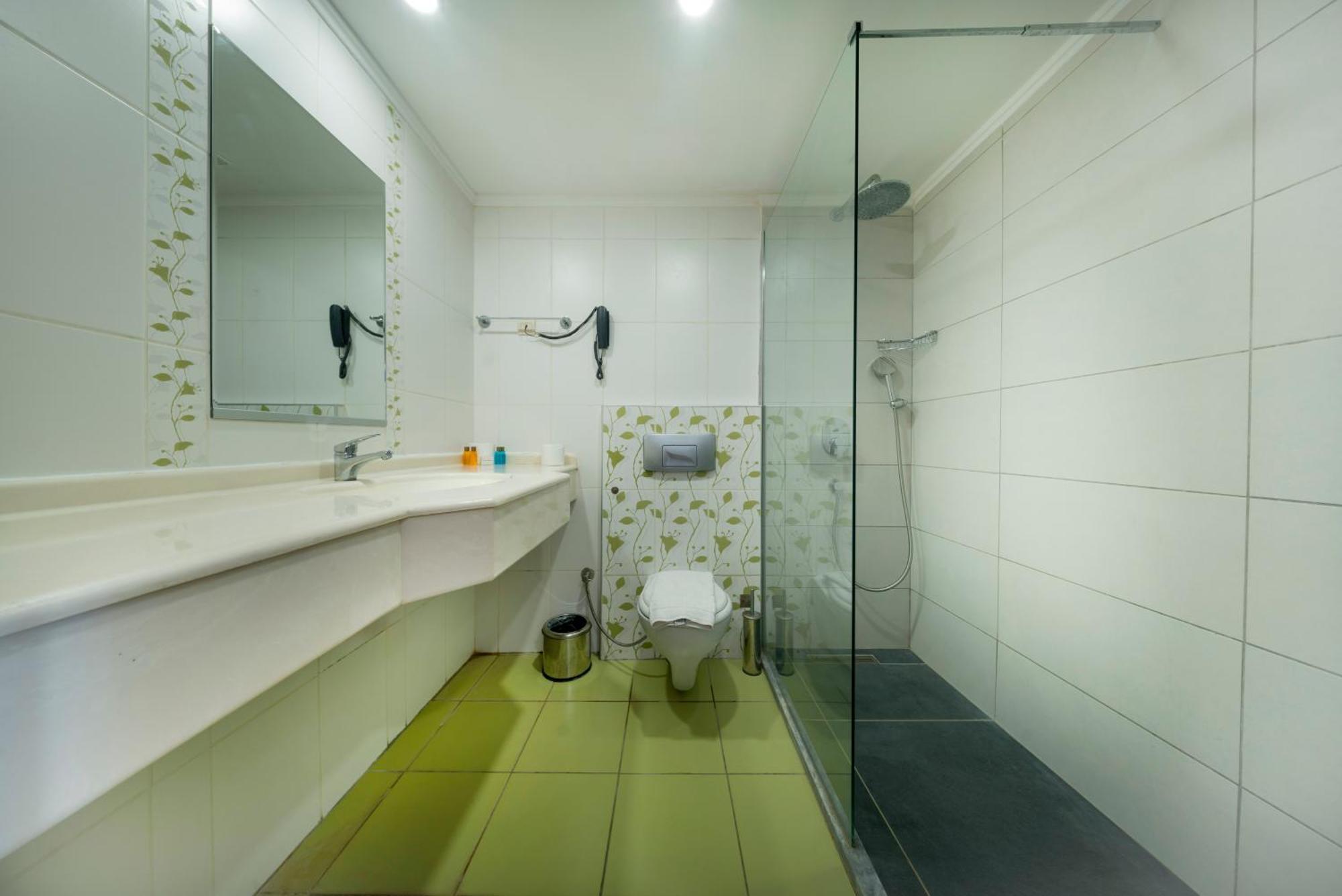 White Lilyum Otel 4*