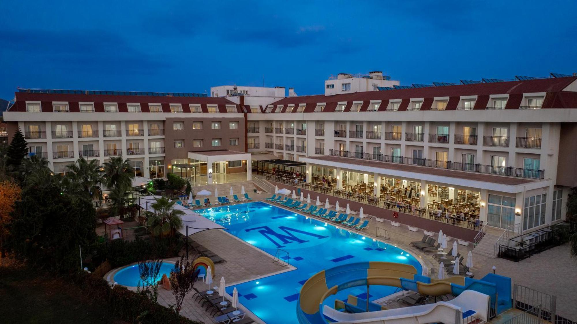 White Lilyum Otel 4*