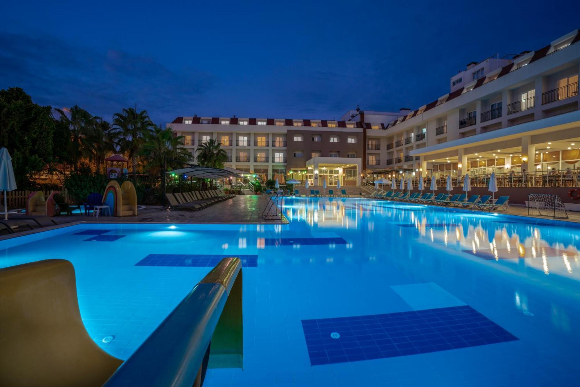 Otel White Lilyum
