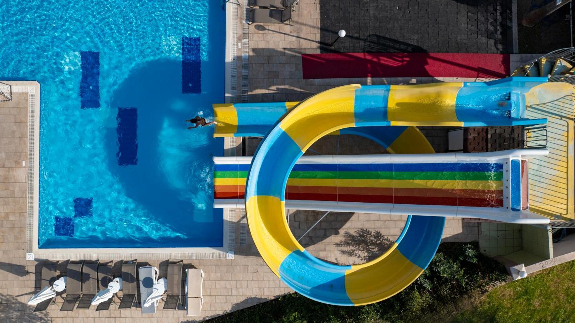 Otel White Lilyum